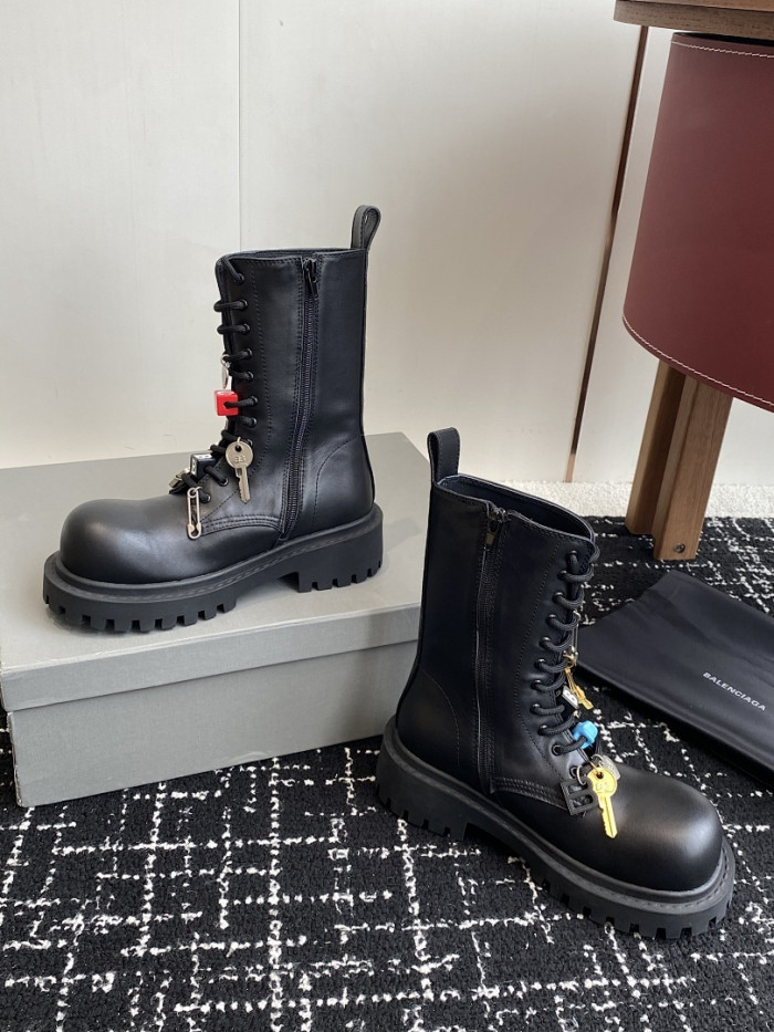 Ba1en*iaga boots 80000290