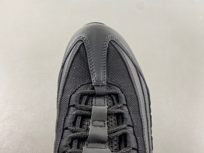 Nike Air Max 95 Essential Triple Black CL3705-001