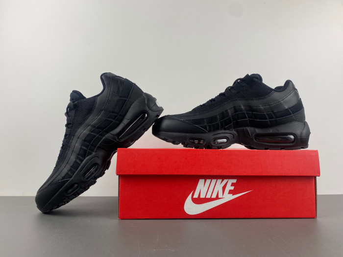 Nike Air Max 95 Essential Triple Black CL3705-001