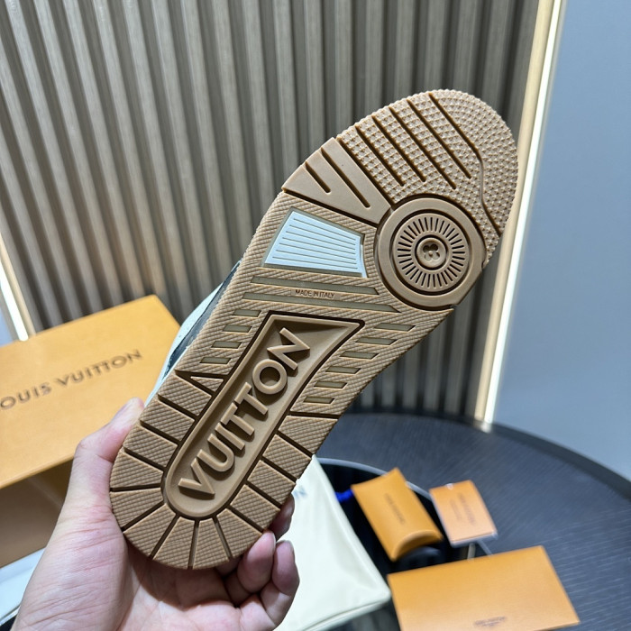 LV snekaers L0000740