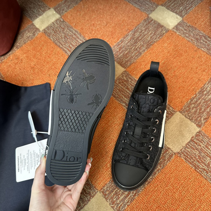 B23 OBLIQUE LOW Top SNEAKERS T00480H106