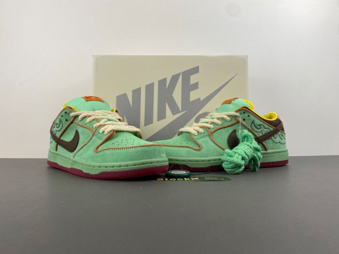 Nike SB Dunk Low Rodeo Tourmaline HF3058-300