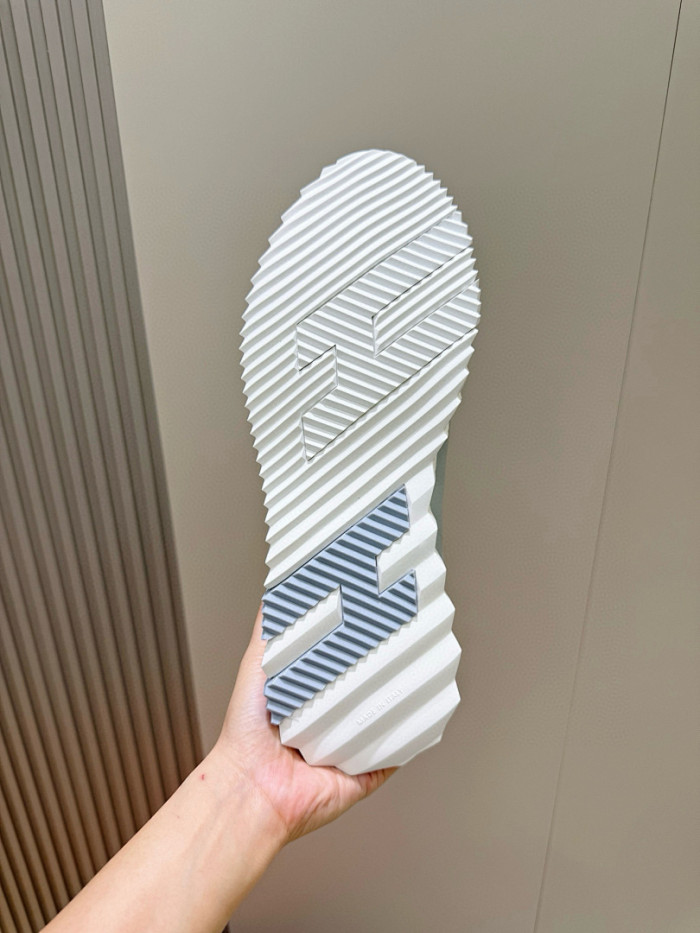 H**me5 snekaers hm101