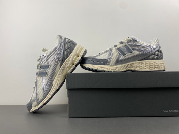 New Balance 1906R Moonrock Silver M1906RFS