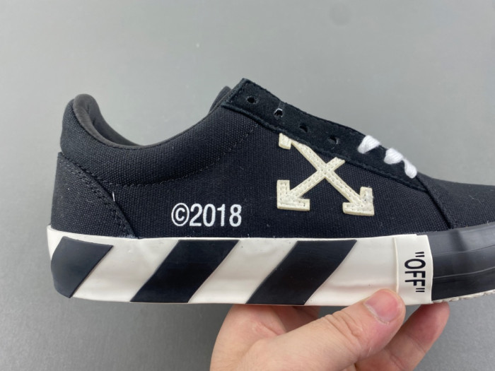 OFF-W c/o Virgil Abloh Vulc Low 2A4WTW
