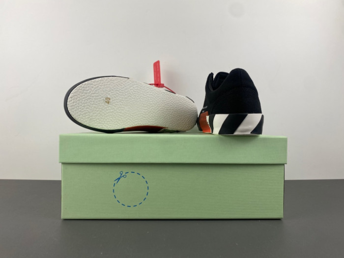 OFF-W c/o Virgil Abloh Vulc Low 2A4WTW